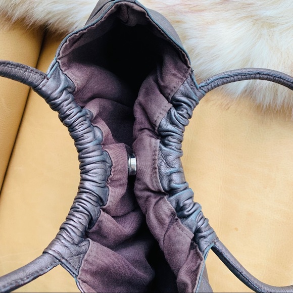 Armani Exchange leather shoulder bag, bow front - Picture 4 of 8